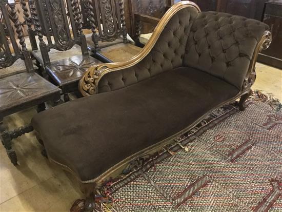 Victorian button back chaise longue